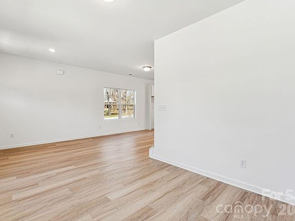 5th image of 420 N 9th St