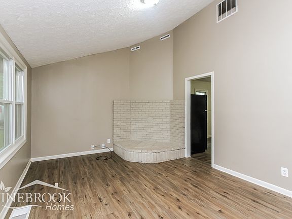 3rd image of 3621 N Sadlier Dr