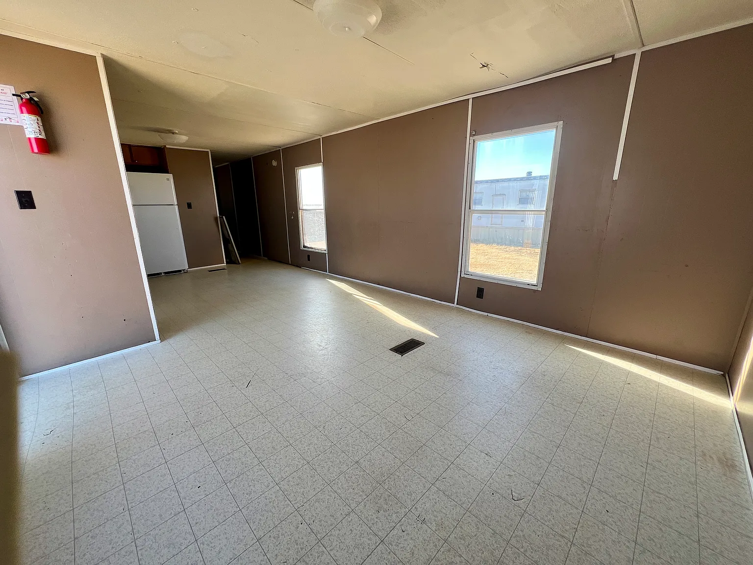 3 bed, 720 sqft, $725 — Photo 3
