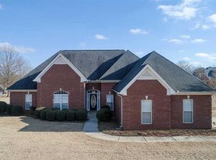 401 Tomahawk Trl, McDonough, GA 30252