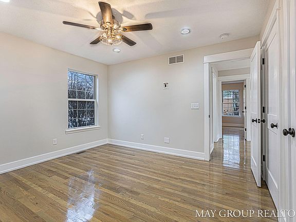 5th image of 3585 Whispering Brook Ct SE