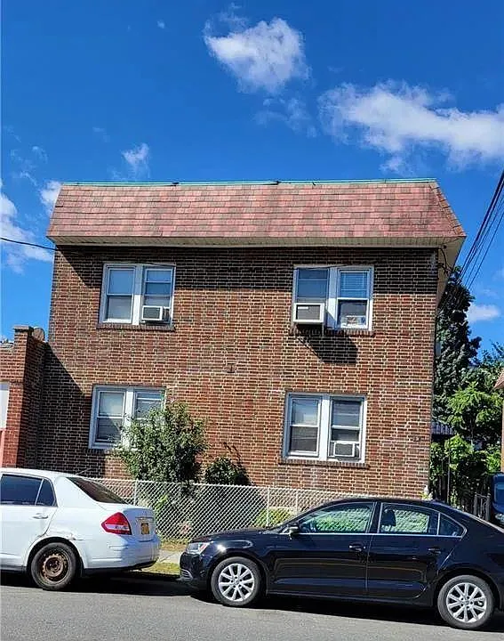 15 Woodlawn Ave #2R