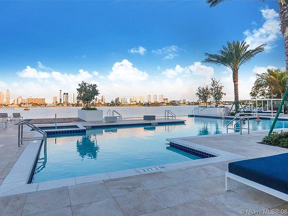 3rd image of 17111 Biscayne Blvd Unit 1007