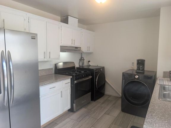 3rd image of 6422 Palm View Ave