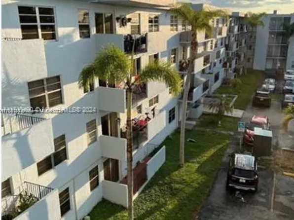 1221 SW 122nd Ave APT 401, Miami, FL 33184
