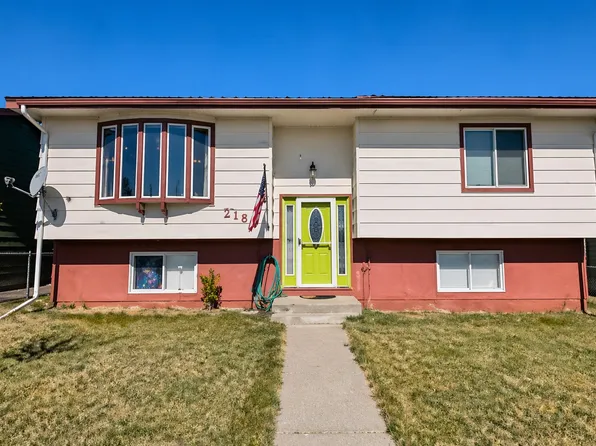 218 5th Ave NE, Cut Bank, MT 59427
