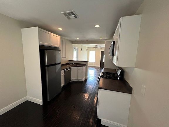 4th image of 3203 Deaton St