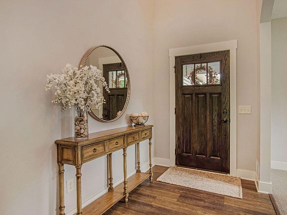 4th image of 8589 Camelot Dr NE