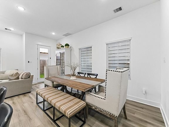 4th image of 3012 Jensen Springs Ln