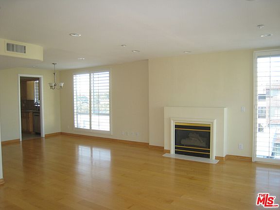 5th image of 1917 Selby Ave APT 401