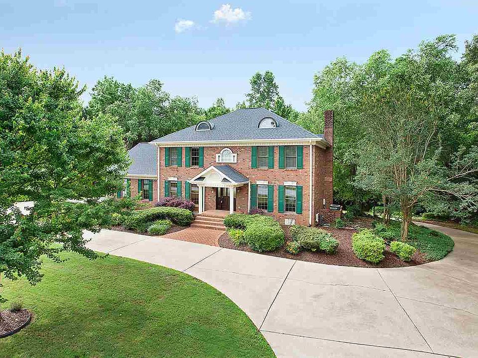 1st image of 207 Hillsboro Trce