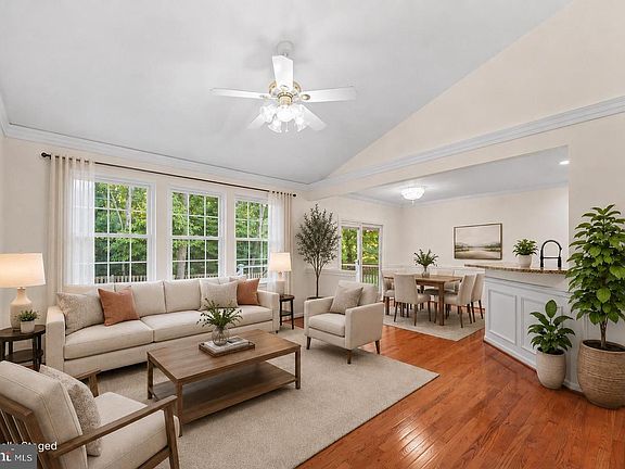 3rd image of 14865 Ginko Ct