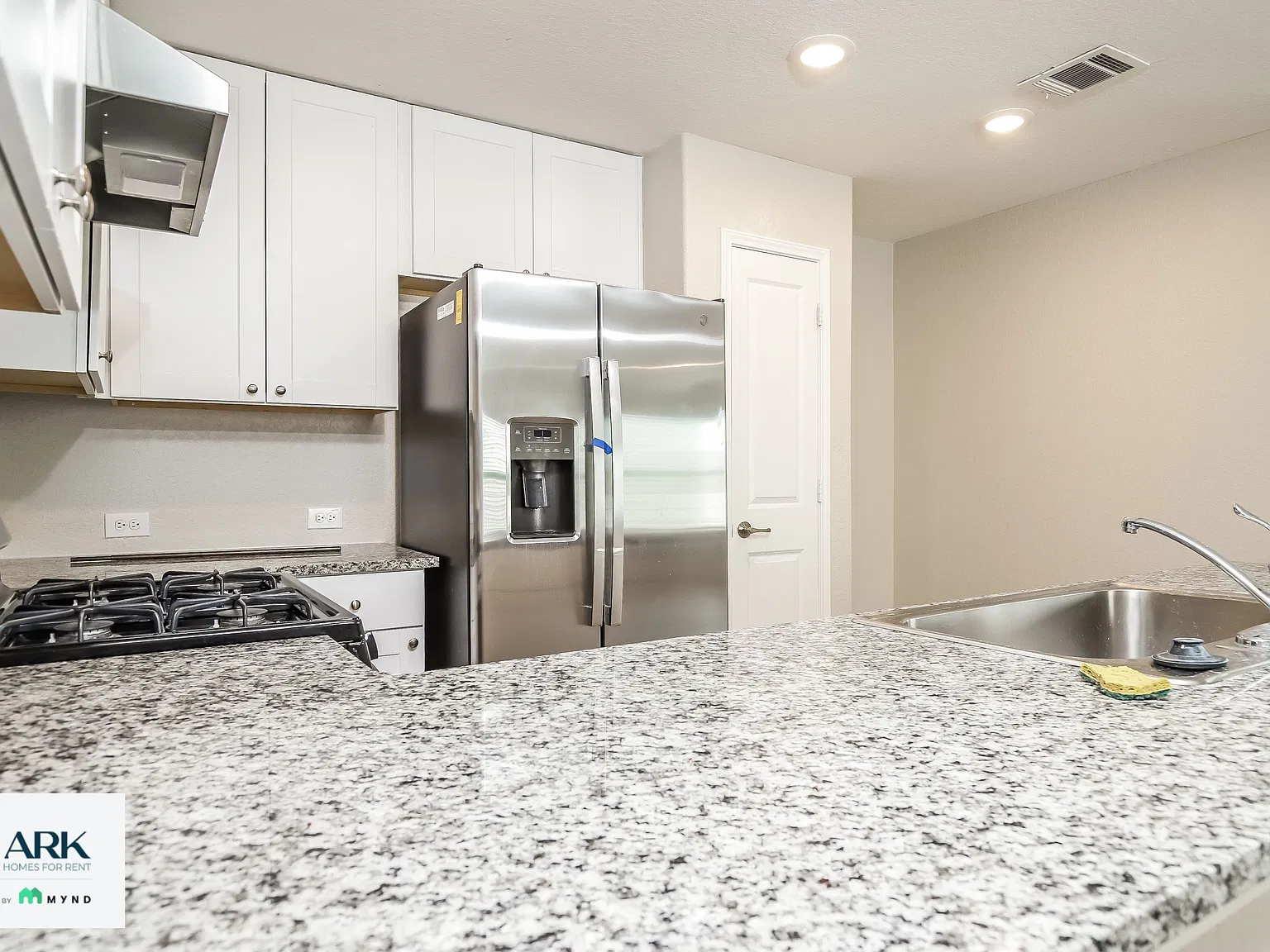 4 bed, 2.0 bath, 1667 sqft, $1,599 — Photo 3
