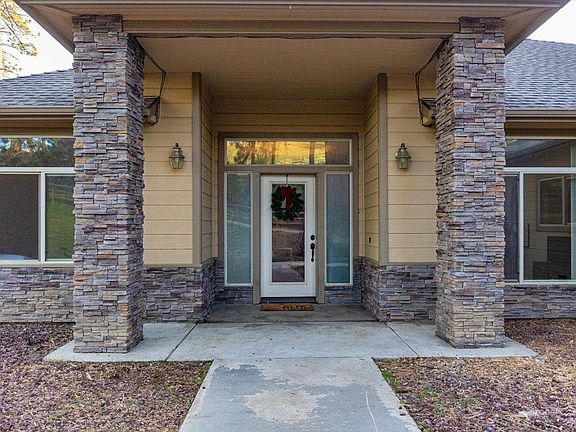 2nd image of 26820 Stirrup Way