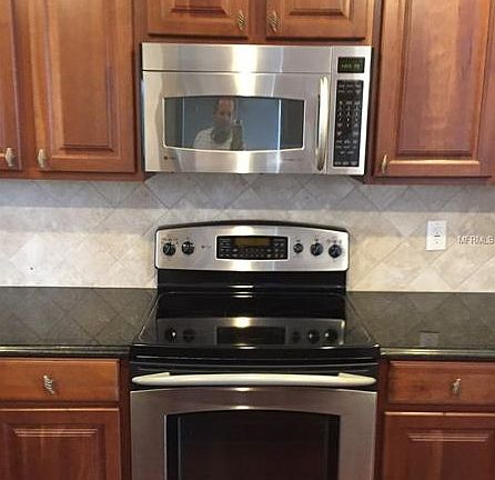 4th image of 1141 Venetian Harbor Dr NE