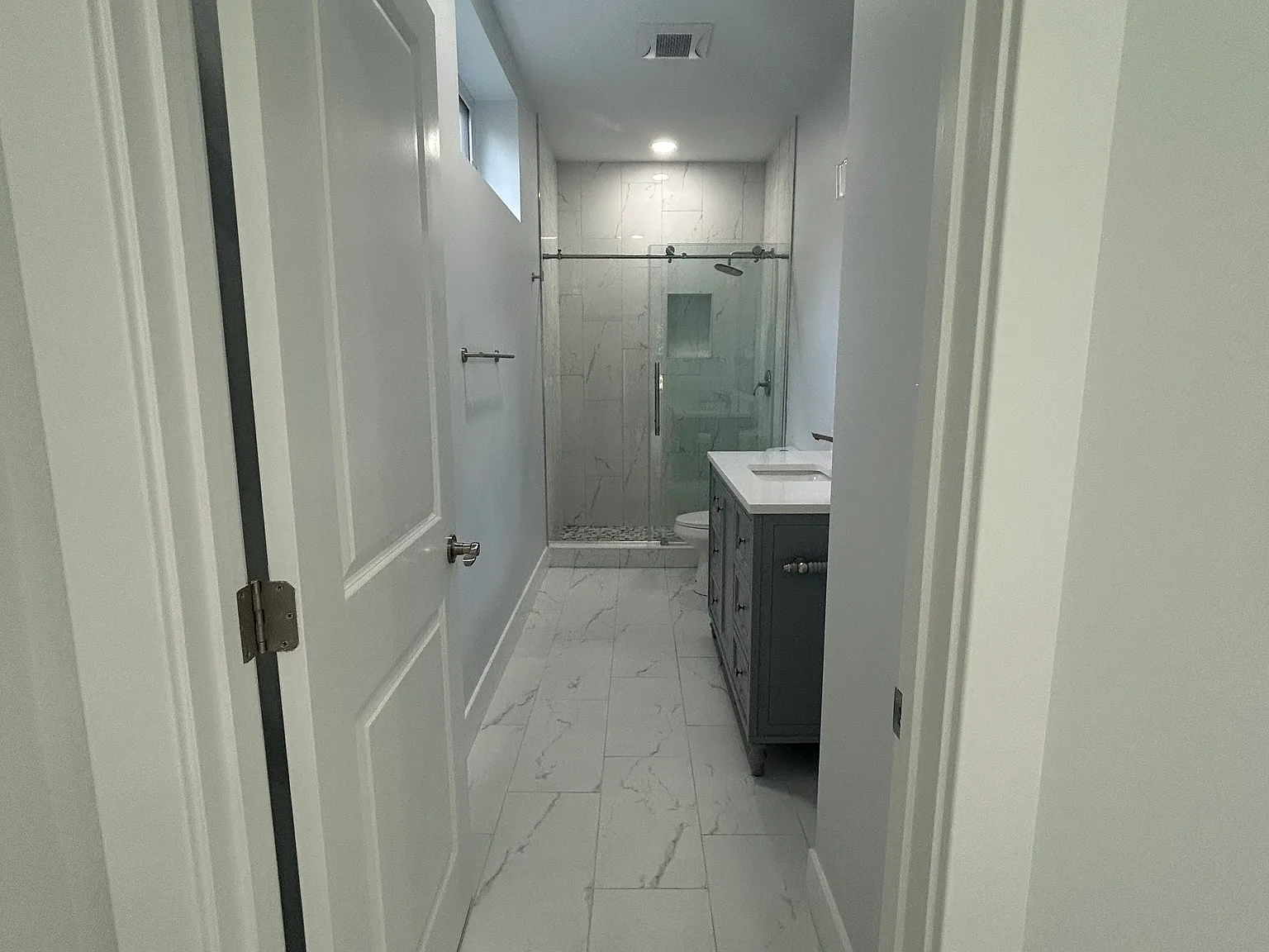 2 bed, 1.5 bath, 2500 sqft, $3,200 — Photo 3