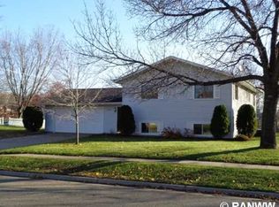 2000 9th St E, Menomonie, WI 54751