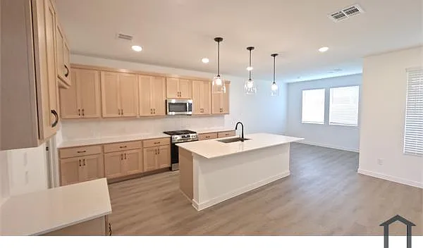 1803 Bachman Ln — Photo 5