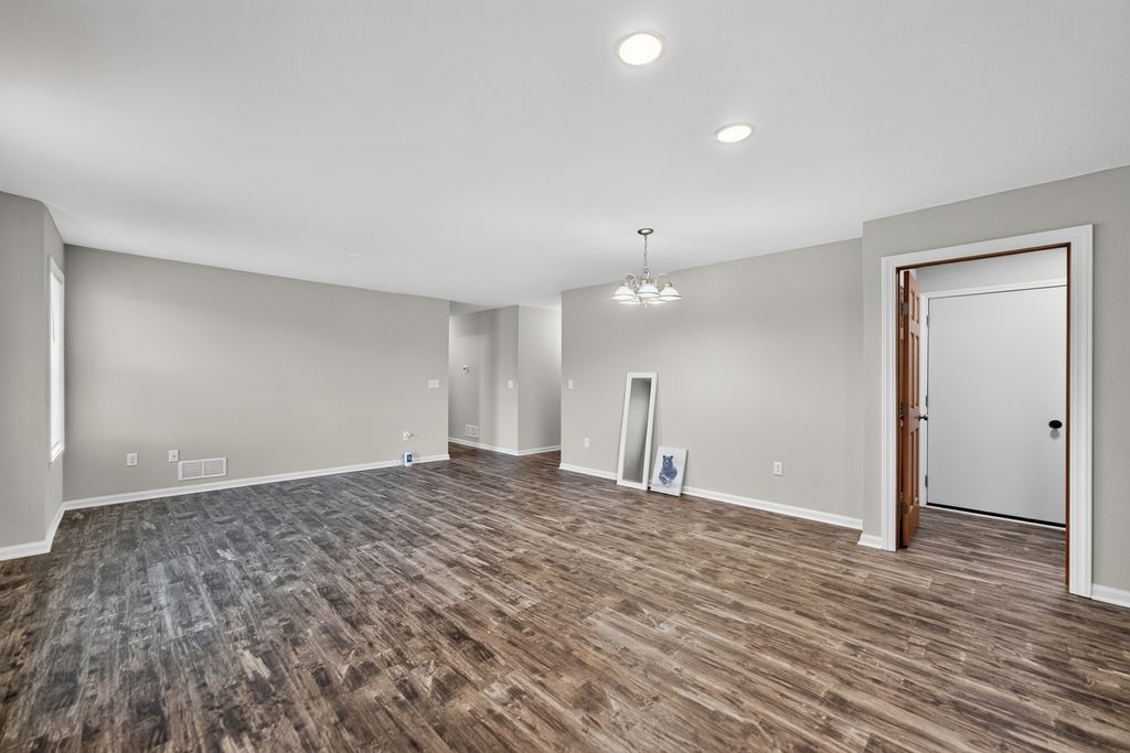 927 Foley Rd, Belvidere, IL - View 5