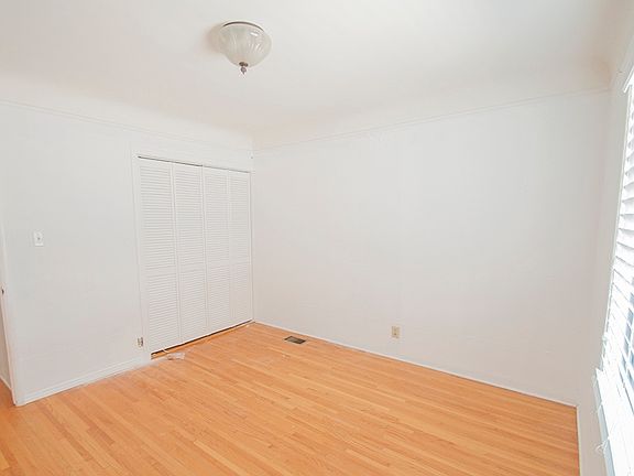 4th image of 1892 Marney Ave