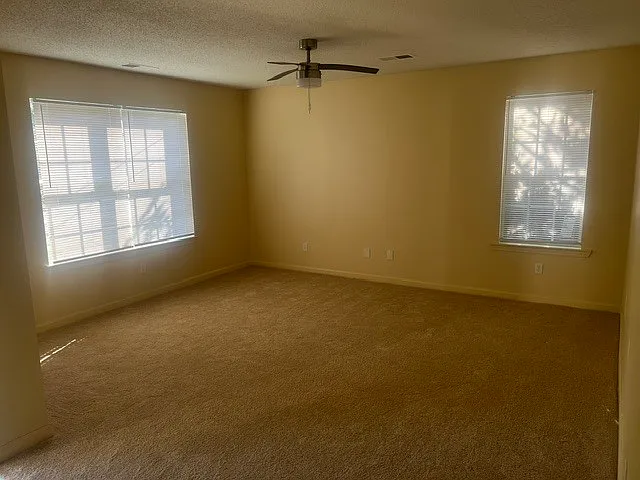 4 bed, 2.0 bath, 1157 sqft, $1,200 — Photo 2