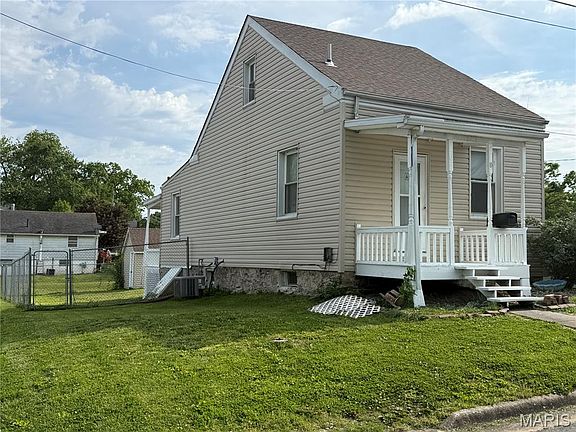 2nd image of 802 E Olive St