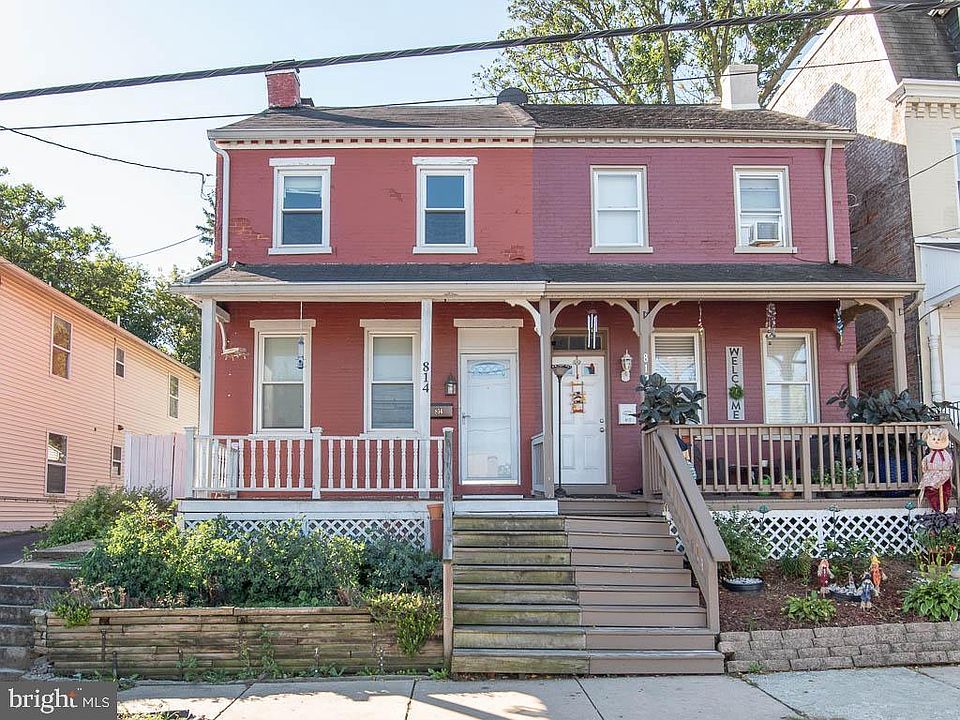 1st image of 814 E Chestnut St