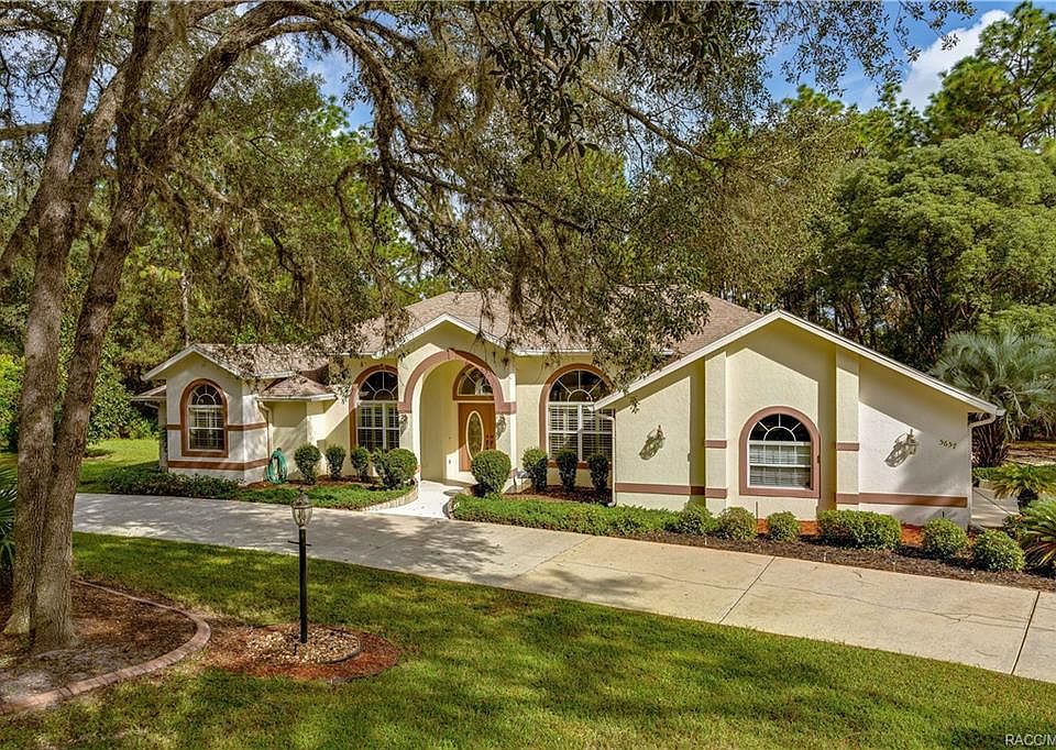 1st image of 5657 N Oakmont Dr