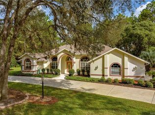 5657 N Oakmont Dr, Beverly Hills, FL 34465