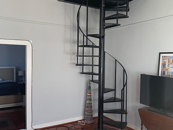 3rd image of 825 Jena St