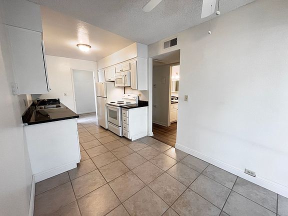 5th image of 719 27th St APT 5