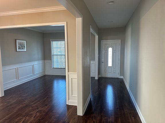 5th image of 121 Rowanberry Dr