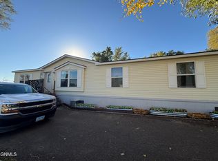 109 4th Ave SE, Watford City, ND 58854