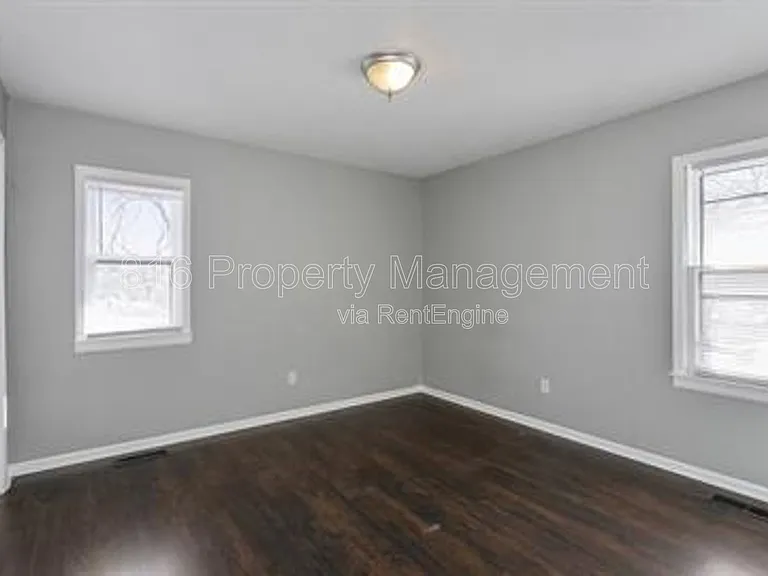 1229 W Hayward Ave #A — Photo 6