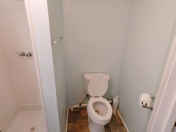 3rd image of 105 Oakwood Ave