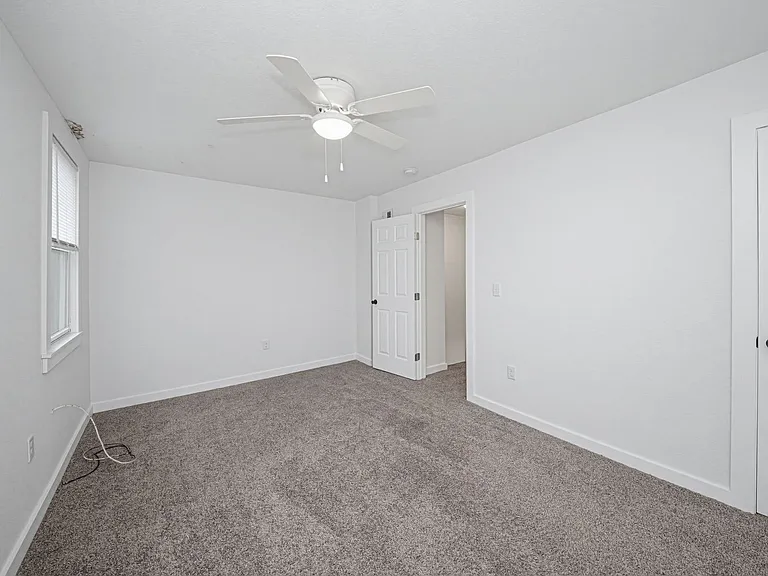 740 W 1st St — Photo 5