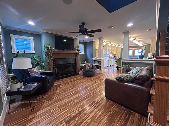 Living Room with working gas fireplace and built-ins.