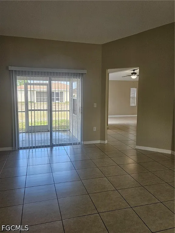 3 bed, 2.0 bath, 1620 sqft, $1,800 — Photo 4