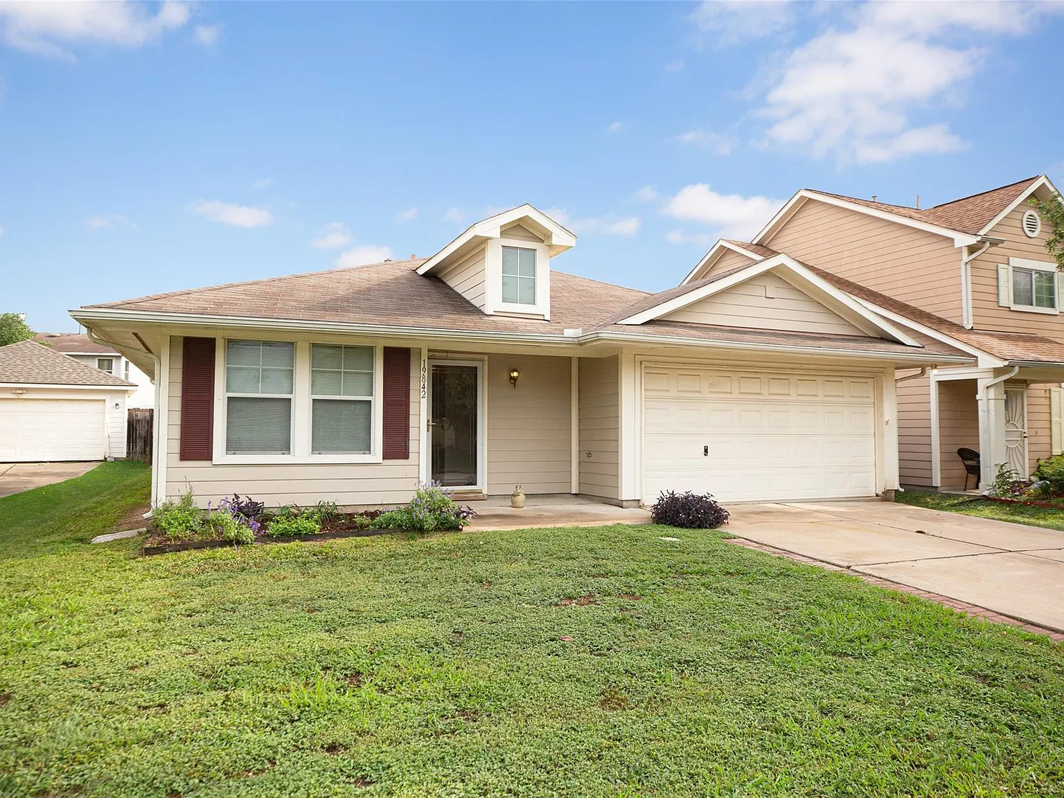 3 bed, 2.0 bath, 1676 sqft, $1,900 — Photo 2