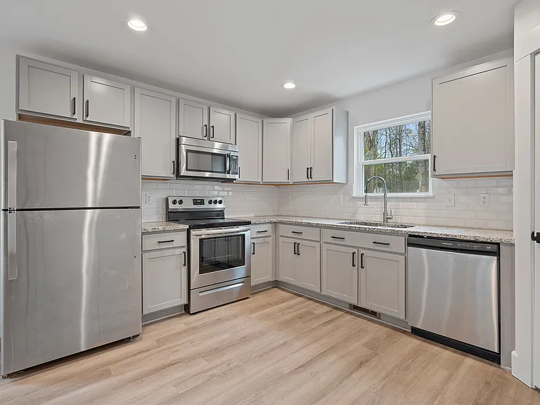 427 Arbor Dr #D — Photo 8