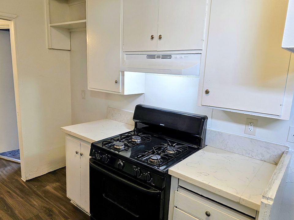1st image of 2303 Windsor Dr