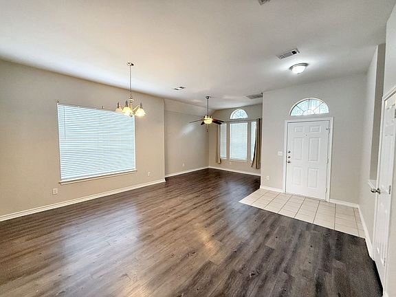 5th image of 3104 Hoffman Dr