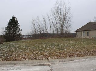 10463 Grandview Dr, Goodrich, MI 48438