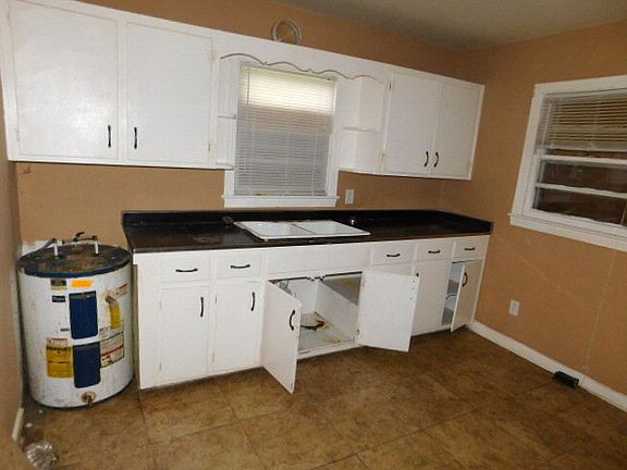 4th image of 726 Annabelle St