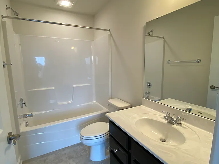 435 John Adams Dr — Photo 11