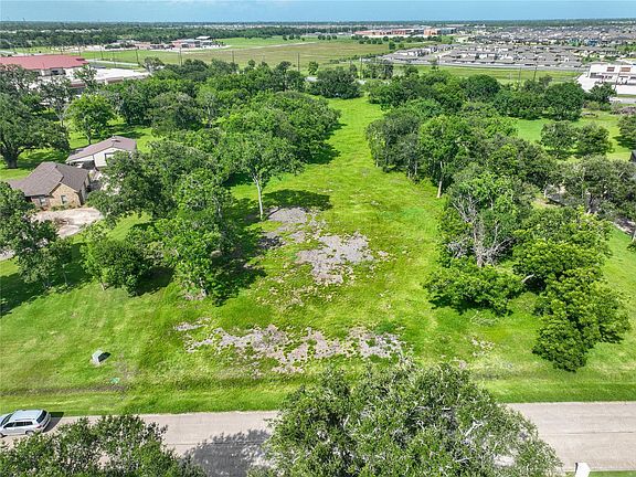 3rd image of 222 Star Lake Dr