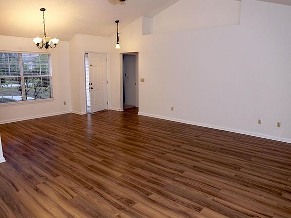 3rd image of 11362 Hendon Dr