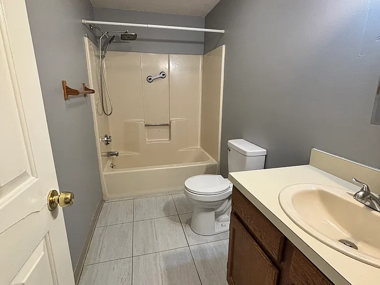 432 Judd Sq #432 — Photo 12