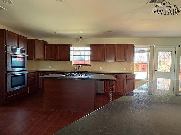 4th image of 2716 Devon Rd