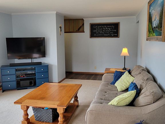 3rd image of 651 S Tennessee Pl